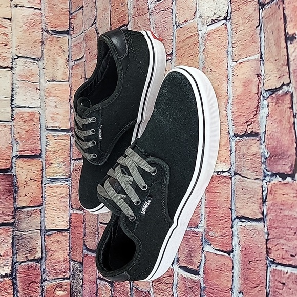 VANS PRO SKATE LOWTOPS, WOMANS SIZE 7.5 EUC - Picture 1 of 11